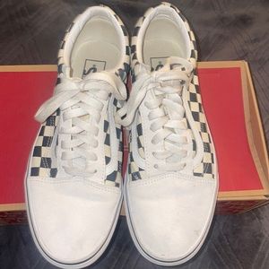 Classic Checkered Vans tan and black